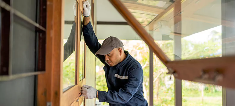 Double Hung Vinyl Window Sash Replacement in Jacksonville Beach, FL